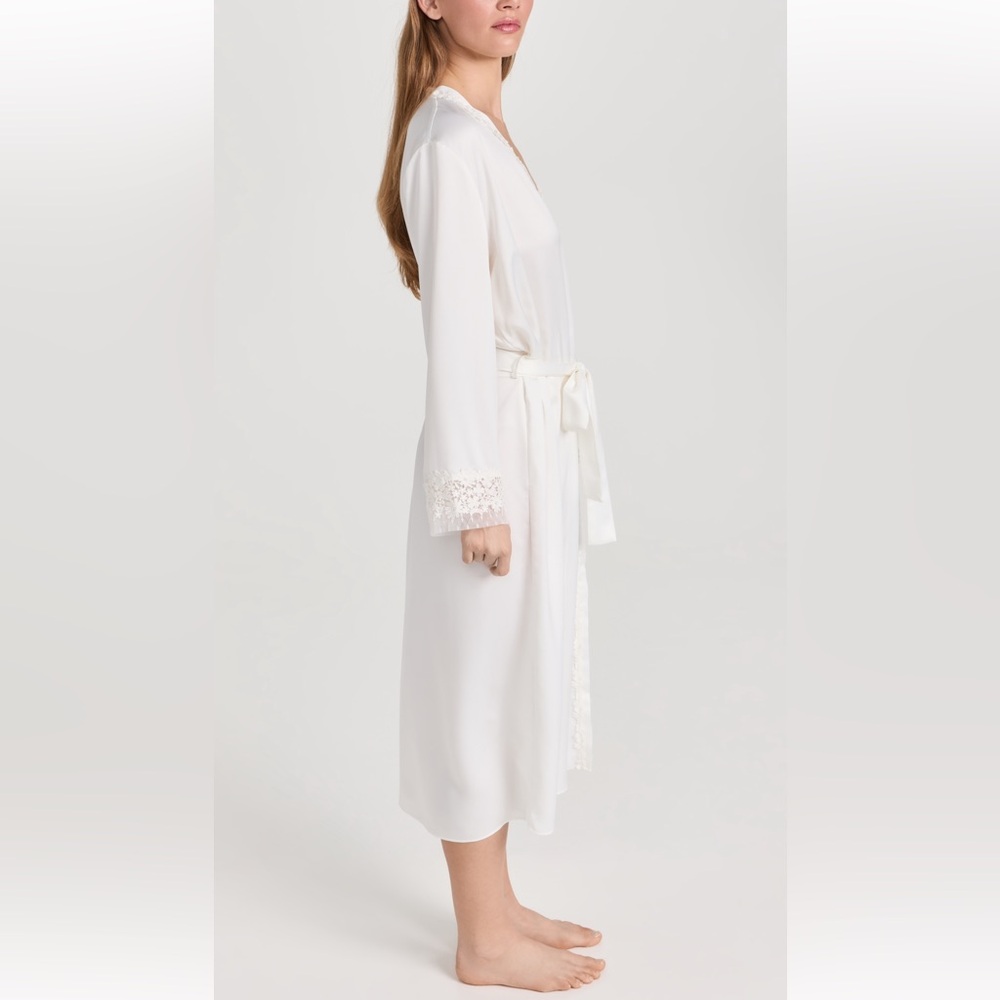 Flora Nikrooz Showstopper Charmeuse Robe - Picture 3 of 9